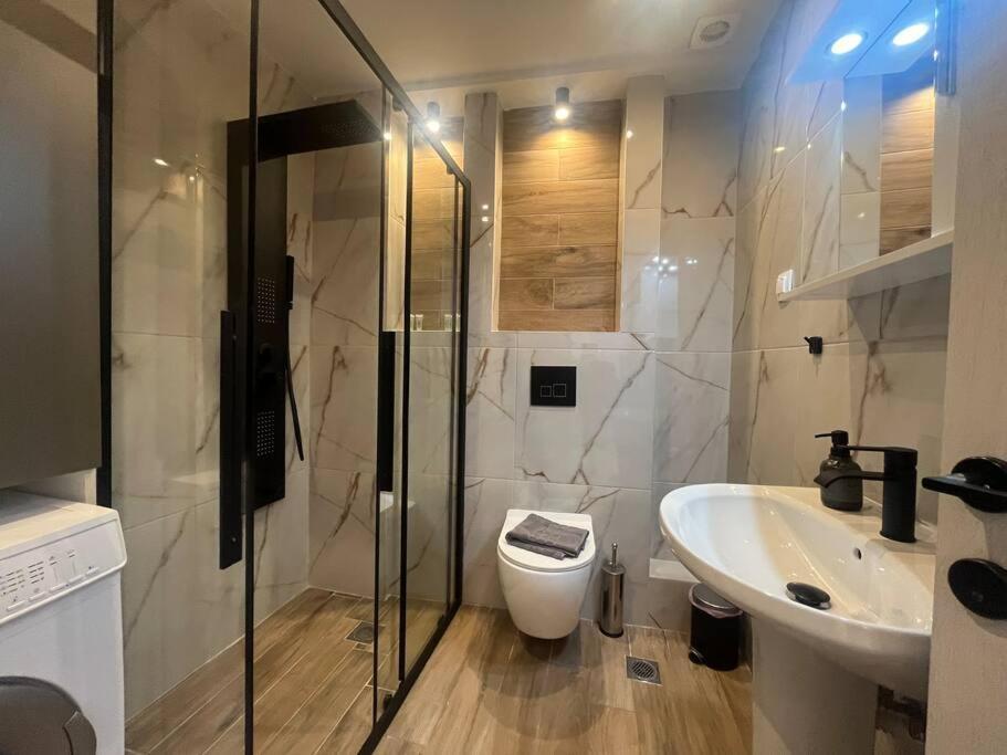 Ladadika Fine Living Apartment *